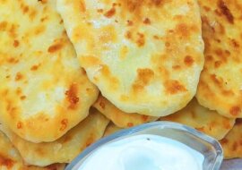 Bardzo pyszne cienkie placki z ziemniakami na kefirze