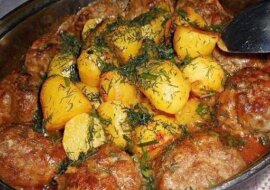 Idealna kolacja: kotlety duszone z ziemniakami