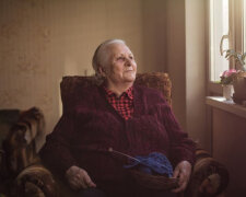 „Mam 67 lat i mieszkam sama. Proszę dzieci o to, żeby się przeprowadzić do nich, ale nie zgadzają się na to. Nie wiem jak dalej żyć”