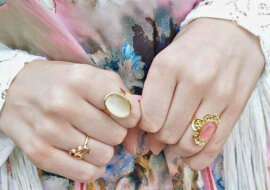 Magia pierścionków: jak nosić pierścionek z korzyścią